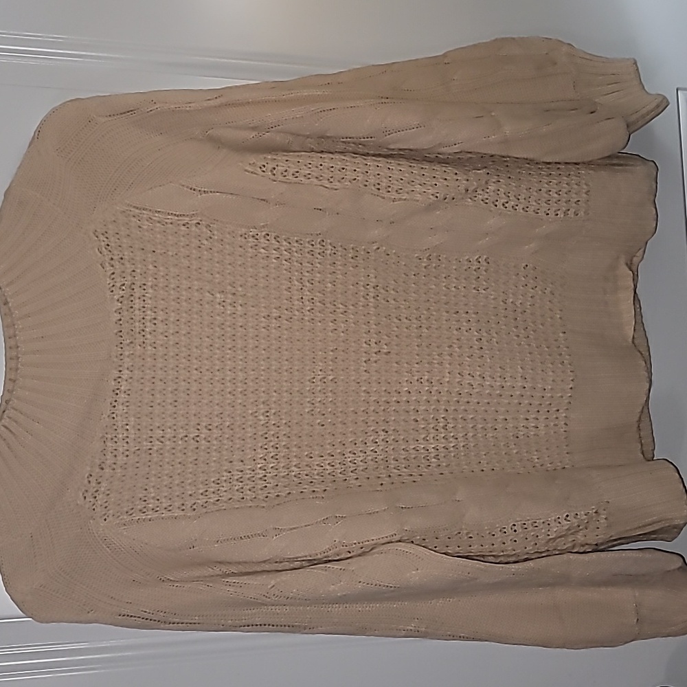 Elegant Beige Cable Knit Sweater - Picture 2 of 8